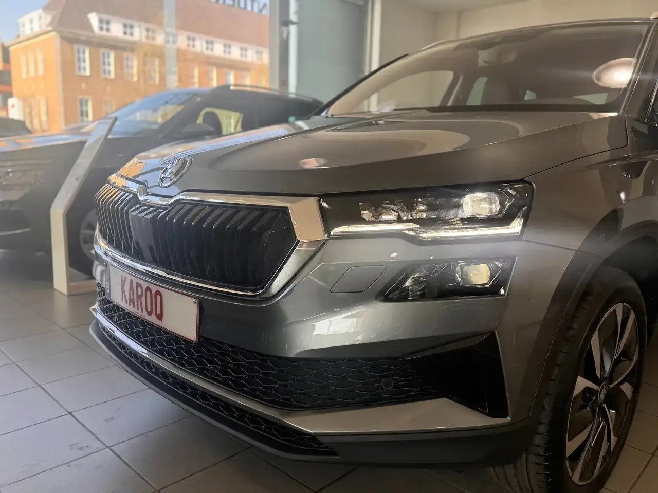 Skoda Karoq 1.5 TSI Corporate (automaat), Auto's, Automaat, 110 kW, Overige kleuren, Leder en Stof