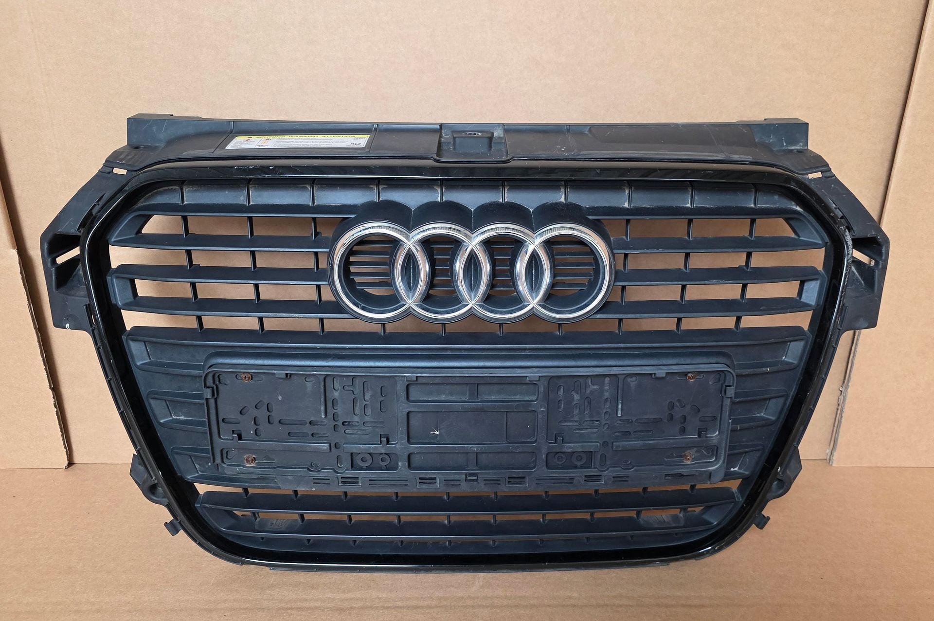 Grill AUDI A1 8X 8X0 Grille bj.2010-2015 Orgineel, Gebruikt, -, Voor, Ophalen of Verzenden