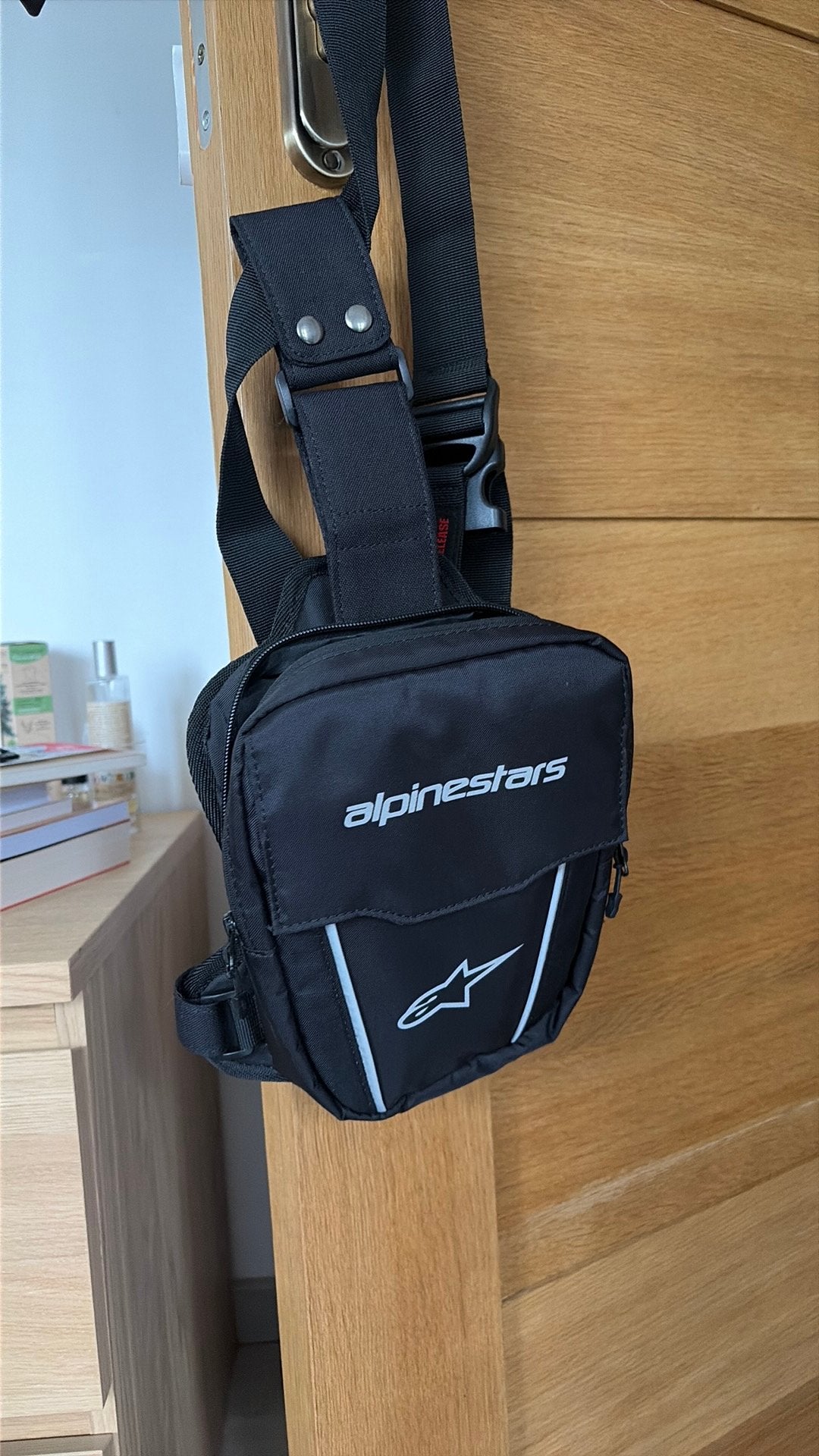 Sacoche de jambe Alpinestars Access Thigh, Enlèvement