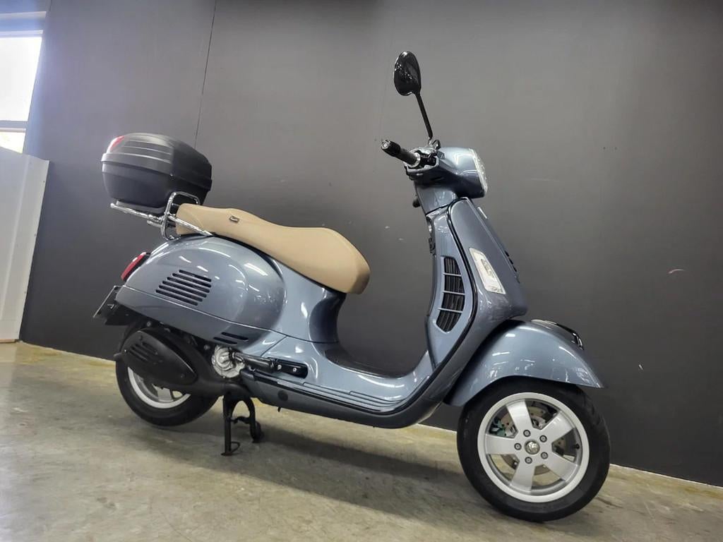 Piaggio Vespa 250 GTS stijlvolle scooter met garantie, Motoren, 250 cc, Scooter, Bedrijf, 12 t/m 35 kW