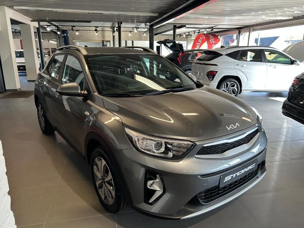 Kia Stonic, Voorwielaandrijving, Stof, 4 cilinders, Bedrijf