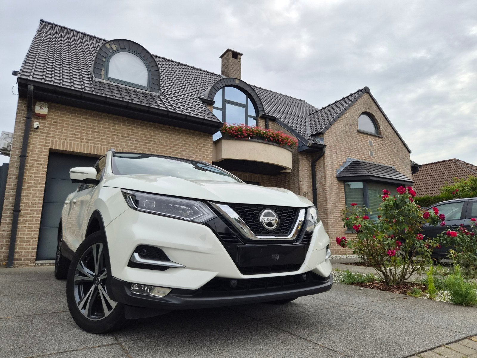 Nissan Qashqai 1.2 DIG-T / NAVI / CAMERA 360 / LED /PANO DAK, Wit, Leder, 5 deurs, Qashqai