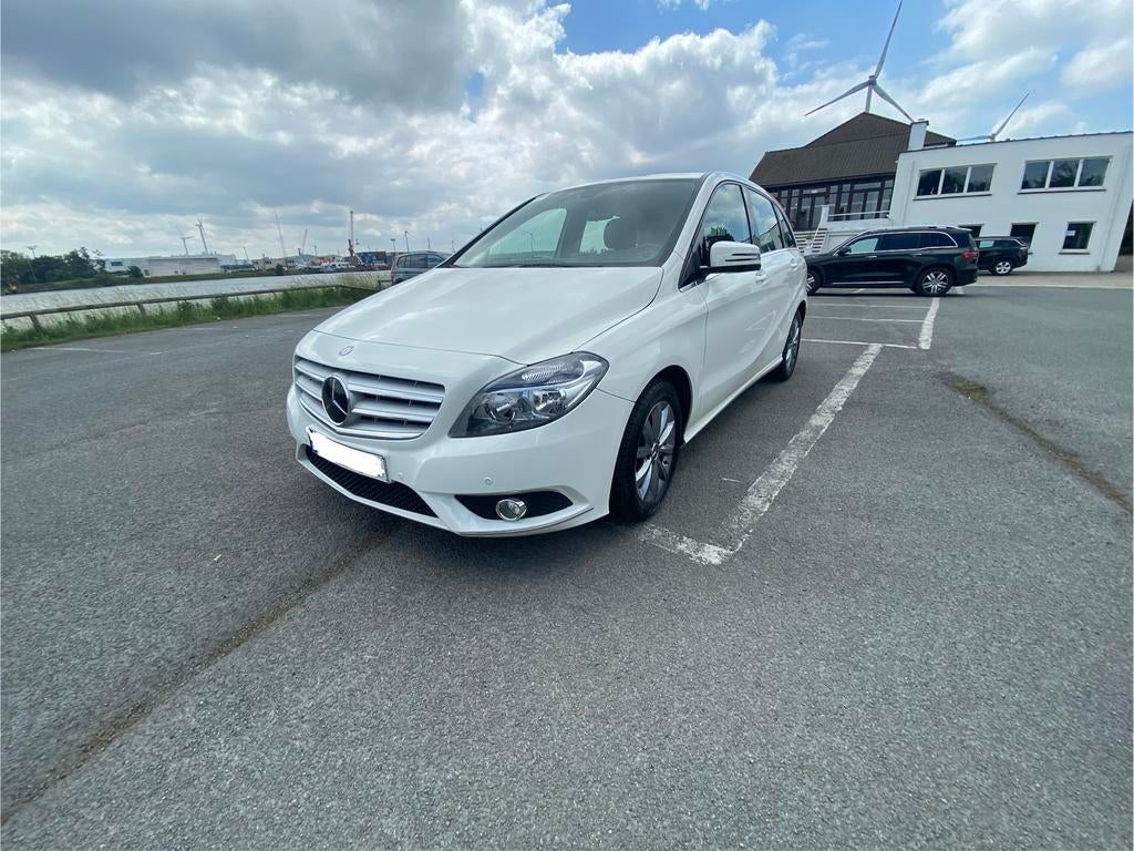 Mercedes B180 92500km automaat, Auto's, Mercedes-Benz, Euro 5, Stof, Zwart, 4 cilinders