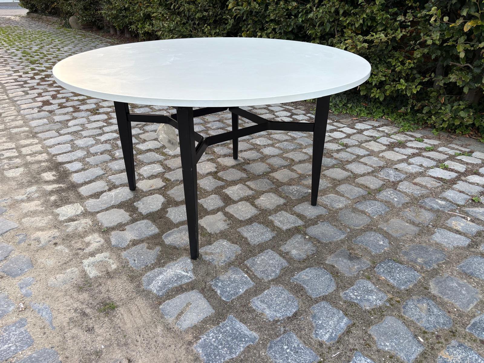 Ronde eettafel, Ophalen, Zo goed als nieuw