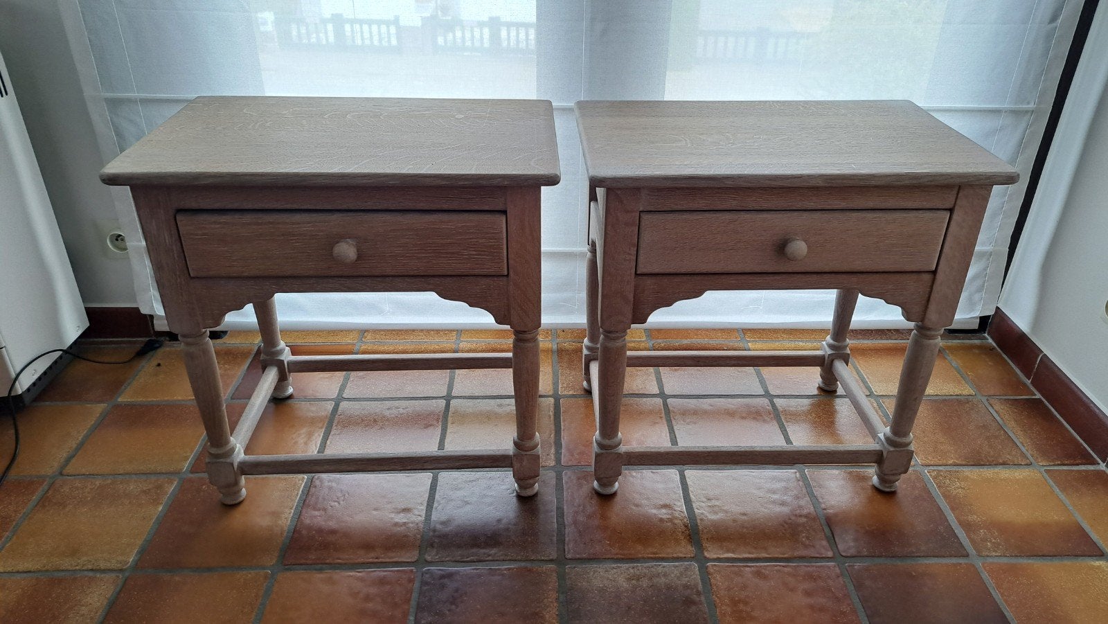 2 tables de chevet en chêne, Enlèvement