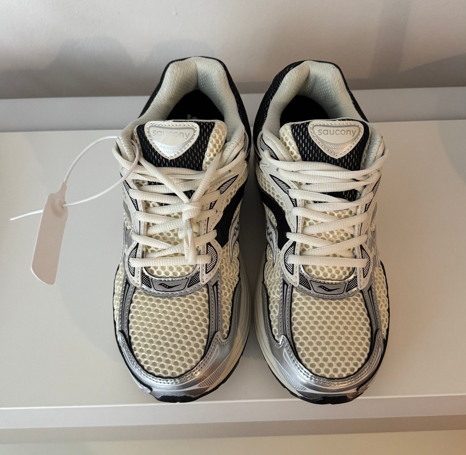 Saucony, Neuf, Enlèvement ou Envoi, Autres couleurs, Chaussures de sport