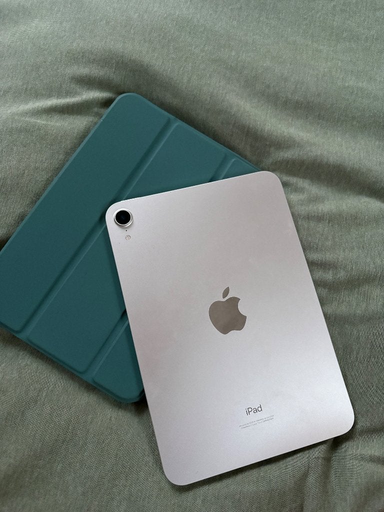 Ipad mini Starlight met hoes en oplader, Computers en Software, Apple iPads, Ophalen, Zo goed als nieuw, 64 GB, Wi-Fi