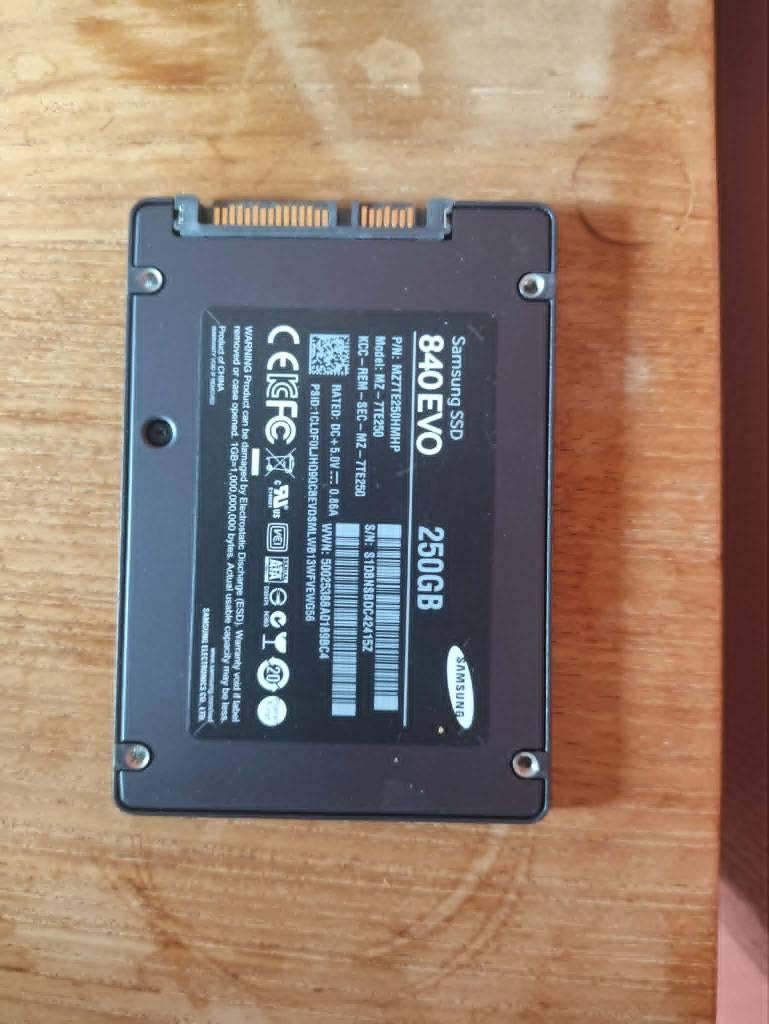 Samsung 840 EVO 250GB SSD – snel & betrouwbaar, Ophalen, Intern, Zo goed als nieuw, Desktop