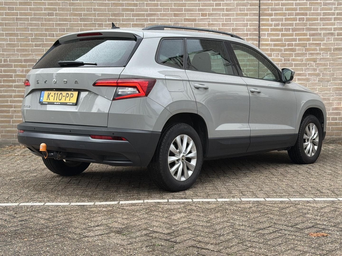 Skoda Karoq 1.0 TSI Business Edition | € 10.700,- NETTO! |, Autos, Argent ou Gris, Achat, Entreprise, Boîte manuelle