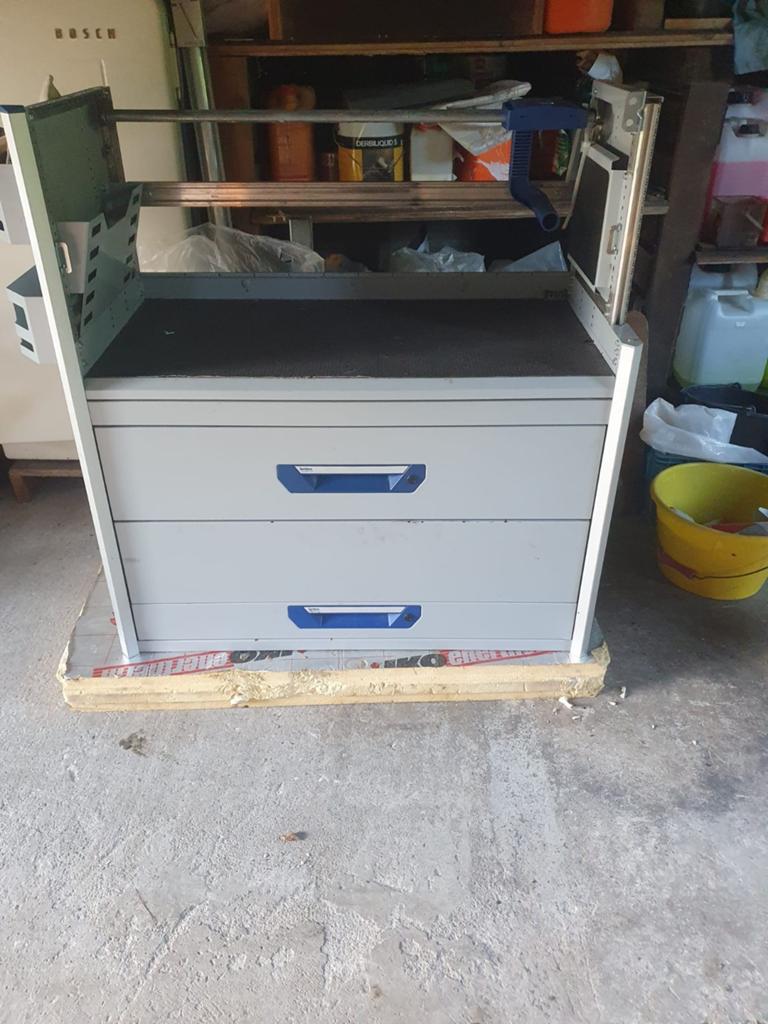 Armoire camionnette, Enlèvement