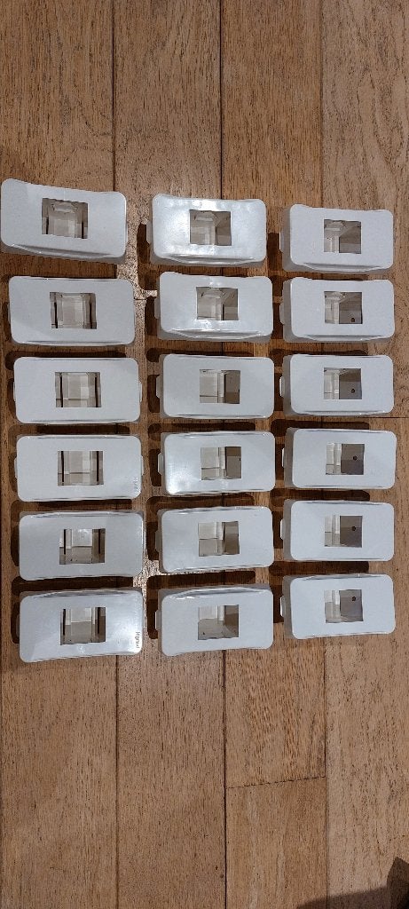18 Sup. disj. DIN 2 module goulotte DLP Legrand 308 15, Bricolage & Construction, Enlèvement, Comme neuf