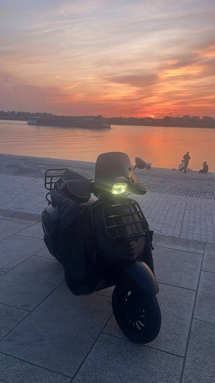 vespa spint 2019 euro 4, Fietsen en Brommers, Ophalen, Zo goed als nieuw