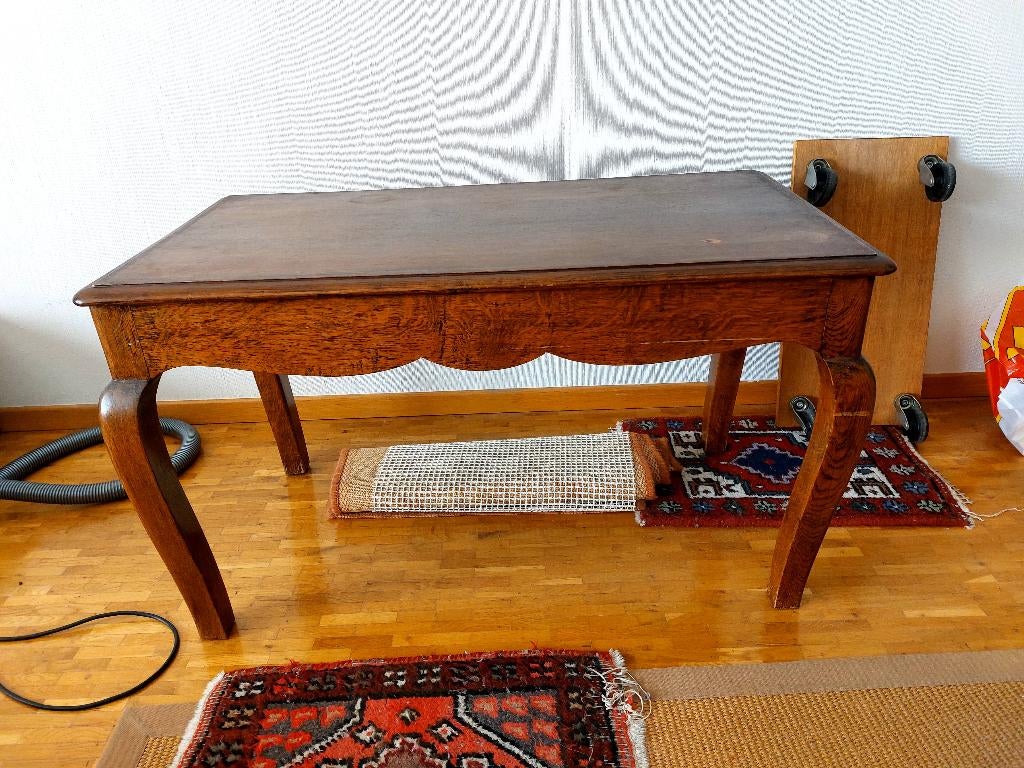Kleine eikenhouten woonkamertafel, Antiek en Kunst, Antiek | Meubels | Tafels, Ophalen