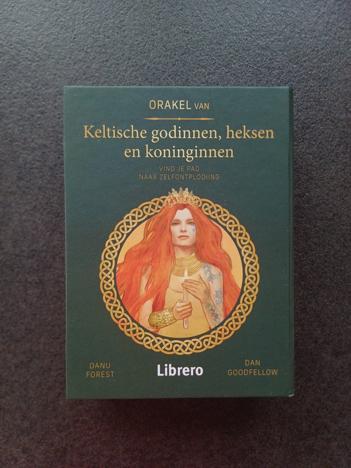 Orakelkaarten Keltische Godinnen, heksen en koninginnen, Ophalen