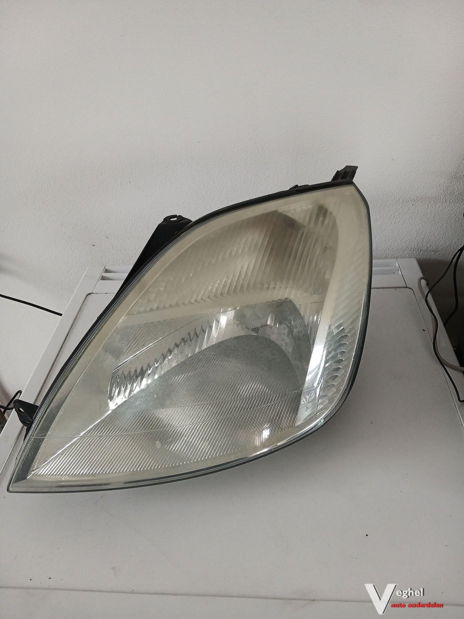 Ford Fiesta 1.3 B 3drs 2600072 Koplamp LV '04, Gebruikt, -, -, Ophalen of Verzenden