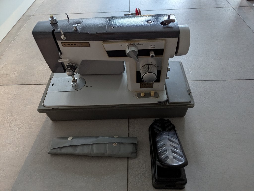 Stikmachine Gresta, Hobby en Vrije tijd, Naaimachines en Toebehoren, Ophalen, Gebruikt