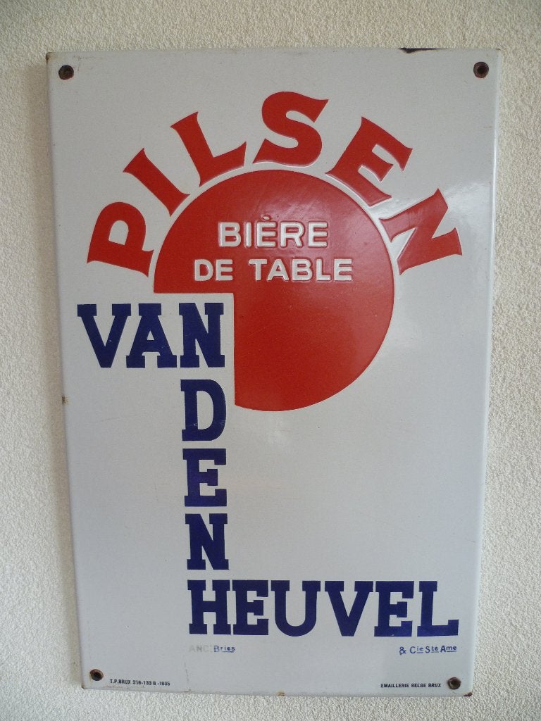 EMAILLE RECLAMEBORD"PILSEN VAN DE HEUVEL"UIT 1935, Verzamelen, Ophalen of Verzenden, Gebruikt, Reclamebord