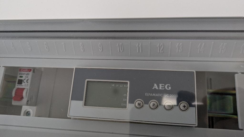 AEG Elfamatic uC 3000 sturing accumulatieverwarming, Doe-het-zelf en Bouw, Verwarming en Radiatoren, Ophalen of Verzenden, Zo goed als nieuw