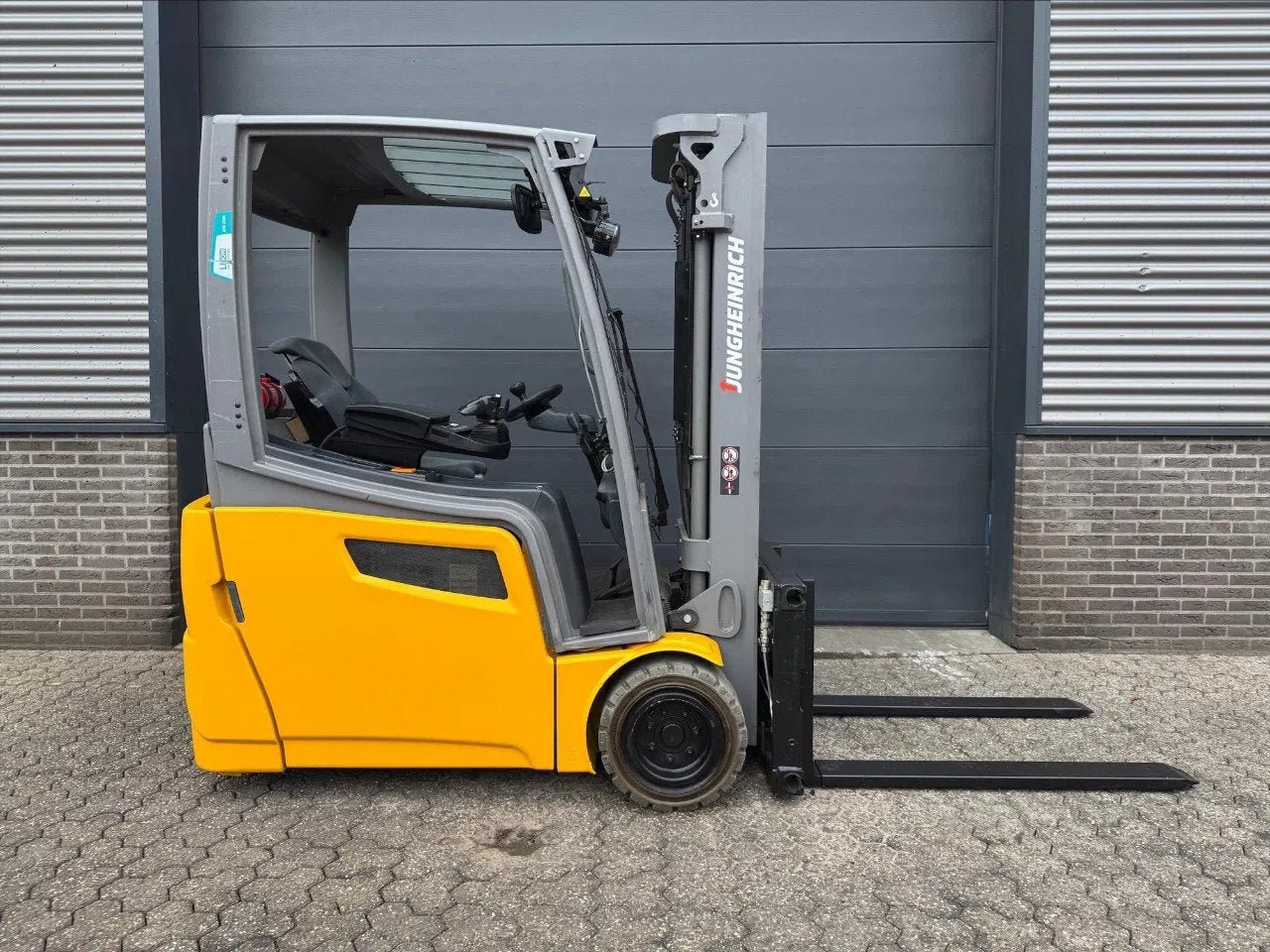 Jungheinrich EFG 218K 1,8 ton Li-Ion heftruck, Articles professionnels, Machines & Construction | Chariots élévateurs & Transport interne