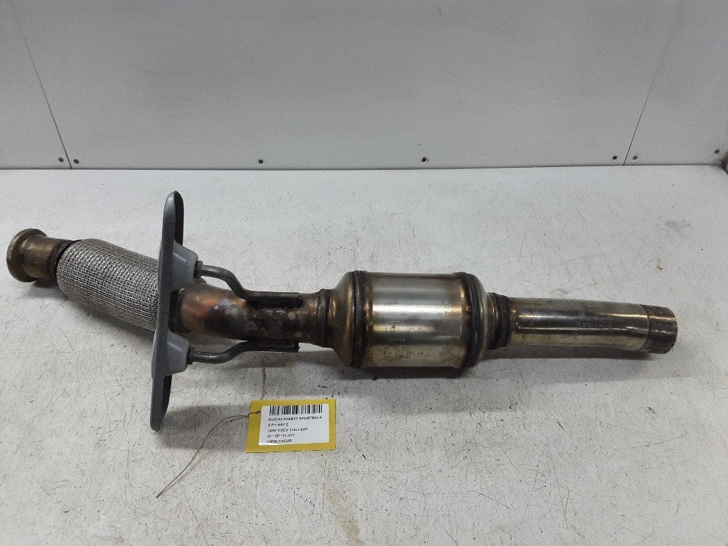 CATALYSEUR Audi A3 Sportback (8YA) (01-2019/-) (5Q0131701DA), Autos : Pièces & Accessoires, Systèmes d'échappement, Auto-Union-Straße  1,
85057  Ingolstadt, DE