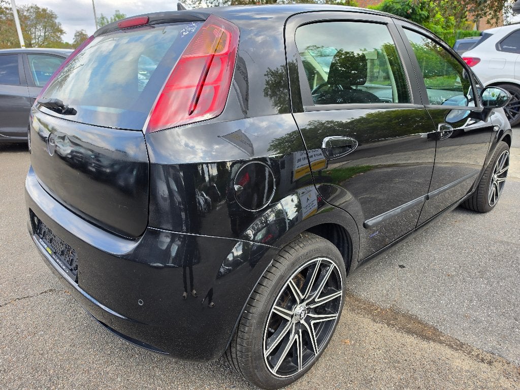 Fiat Punto, 1.4i, 8/2007, 160.640km, Airco, EXPORT - HANDEL, Stof, 139 g/km, 4 cilinders, https://public.car-pass.be/vhr/08e0d936-b56f-4c1f-8687-816c923c77c6