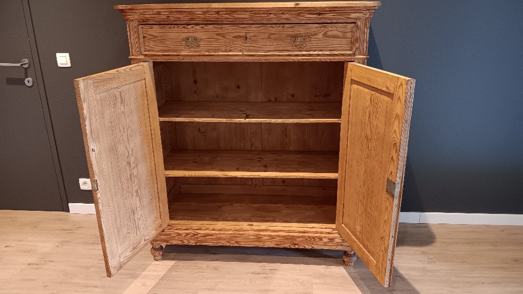 Buffet ancien en pin massif sablé, Maison & Meubles, Début 1900, 100 à 150 cm, Enlèvement, Utilisé