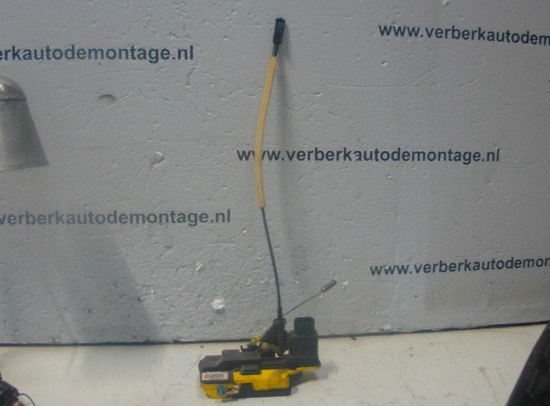 SERRURE DE PORTE ARRIÈRE DROITE Volvo XC70 (SZ) (8650554), Info@volvocars.com, Volvo Car Germany GmbH, Arrière, Siegburger Straße 229
50679  Köln, DE