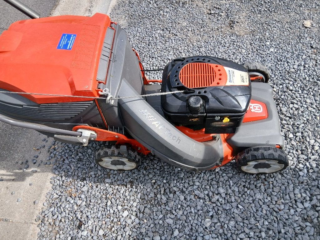Tondeuse husqvarna, Tuin en Terras, Grasmaaiers, Ophalen, Zo goed als nieuw, Benzine-grasmaaier, 40 t/m 49 cm