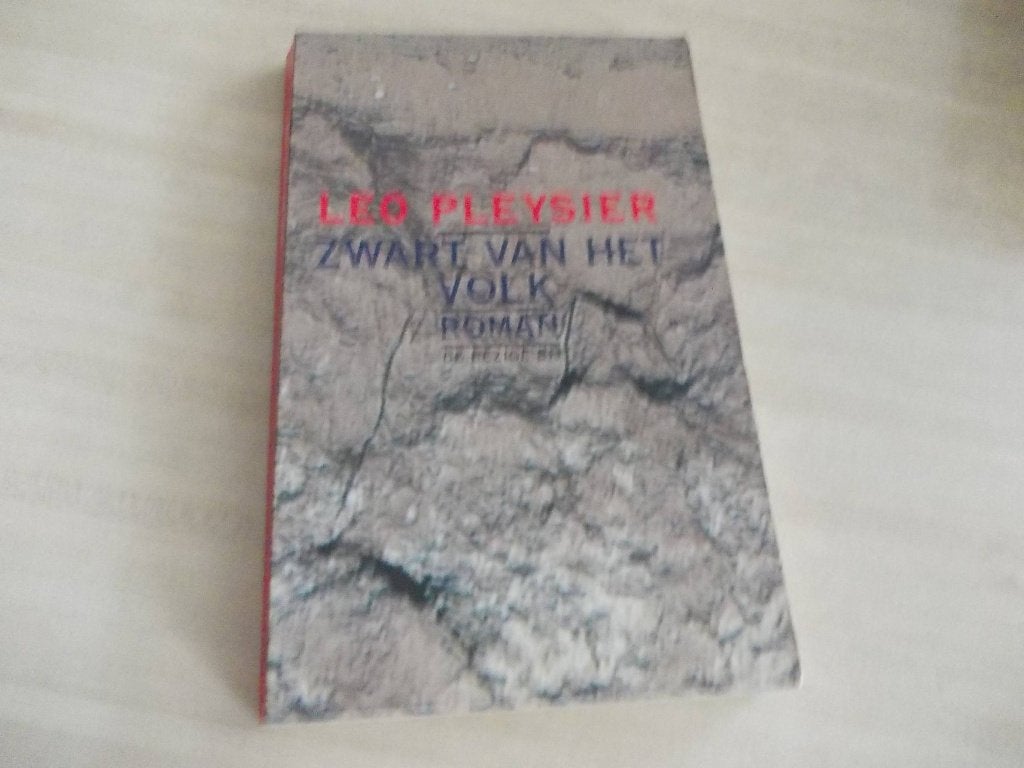 Boek "Zwart van het Volk".   NIEUW., Ophalen of Verzenden, Nieuw, Leo Pleusier.