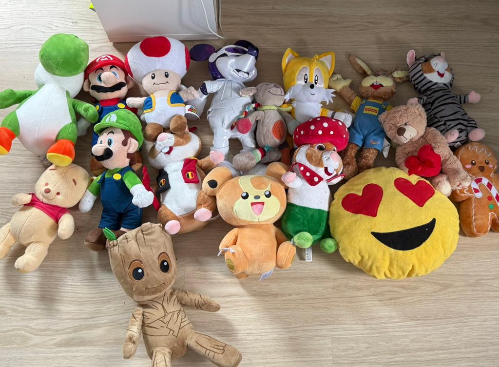 Volledige zak knuffels, Ophalen, Zo goed als nieuw