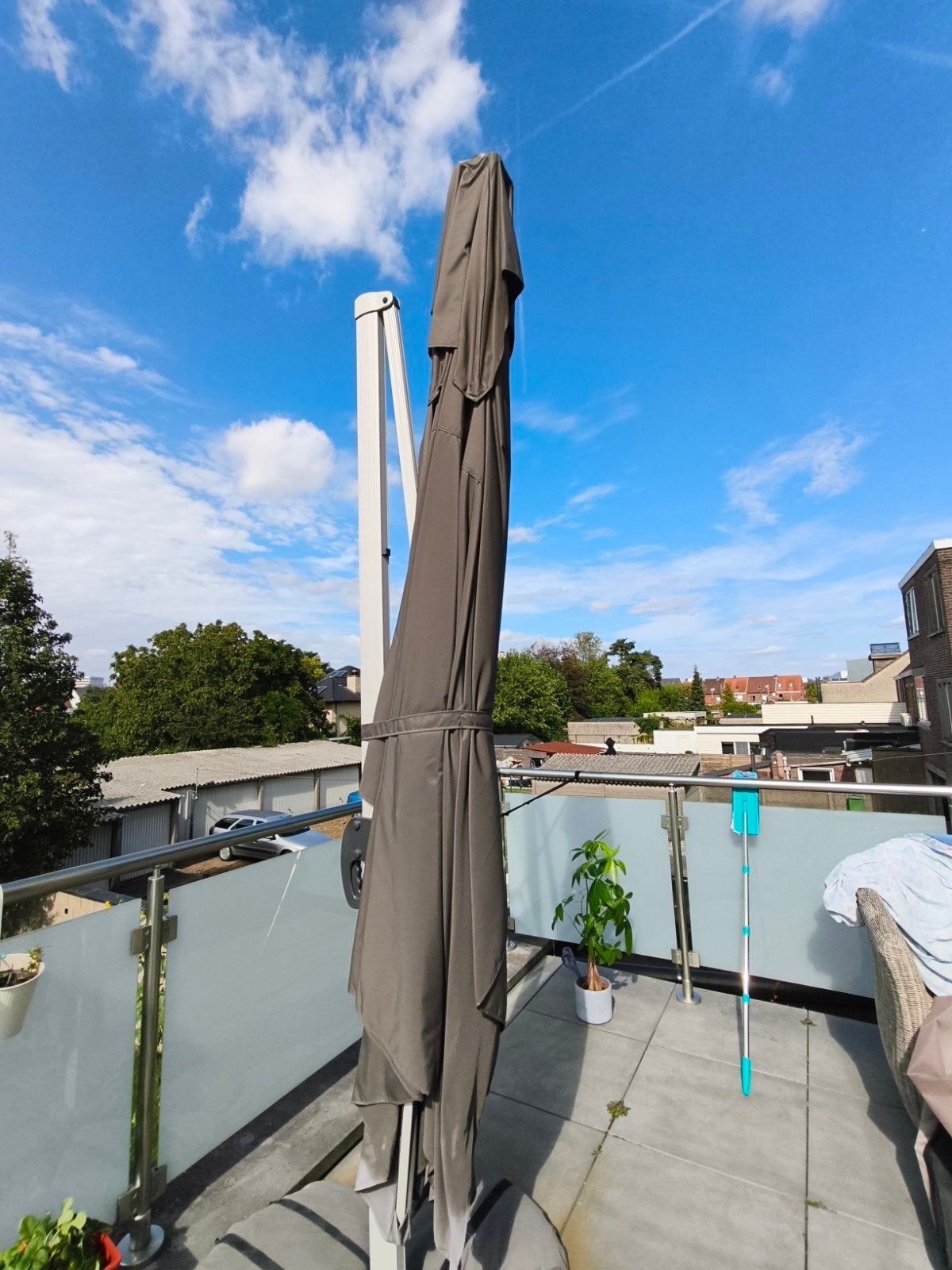 garden umbrella 3mx4m+ base, Enlèvement, Comme neuf, 3 à 4 mètres