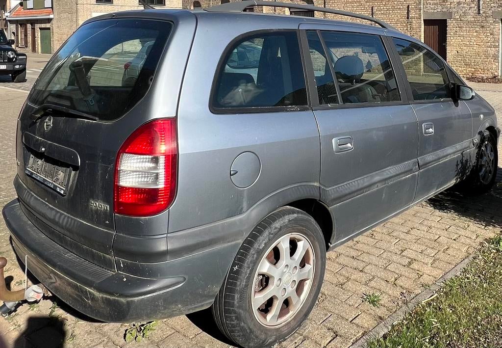 Opel Zagira diesel 7pl.,attelage pour remorque 165000  km, Autos, Argent ou Gris, Attache-remorque, Boîte manuelle, 5 portes