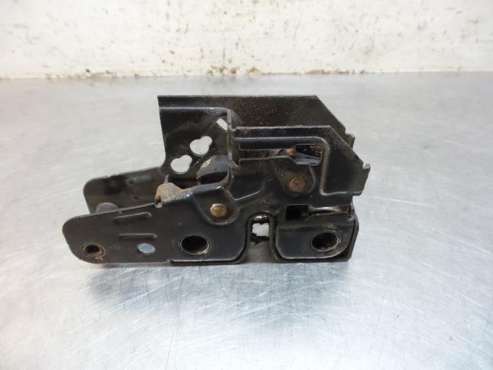 Mécanique de verrouillage capot d'un Volkswagen Polo (Polo, Autos : Pièces & Accessoires, Carrosserie & Tôlerie, Volkswagen, -