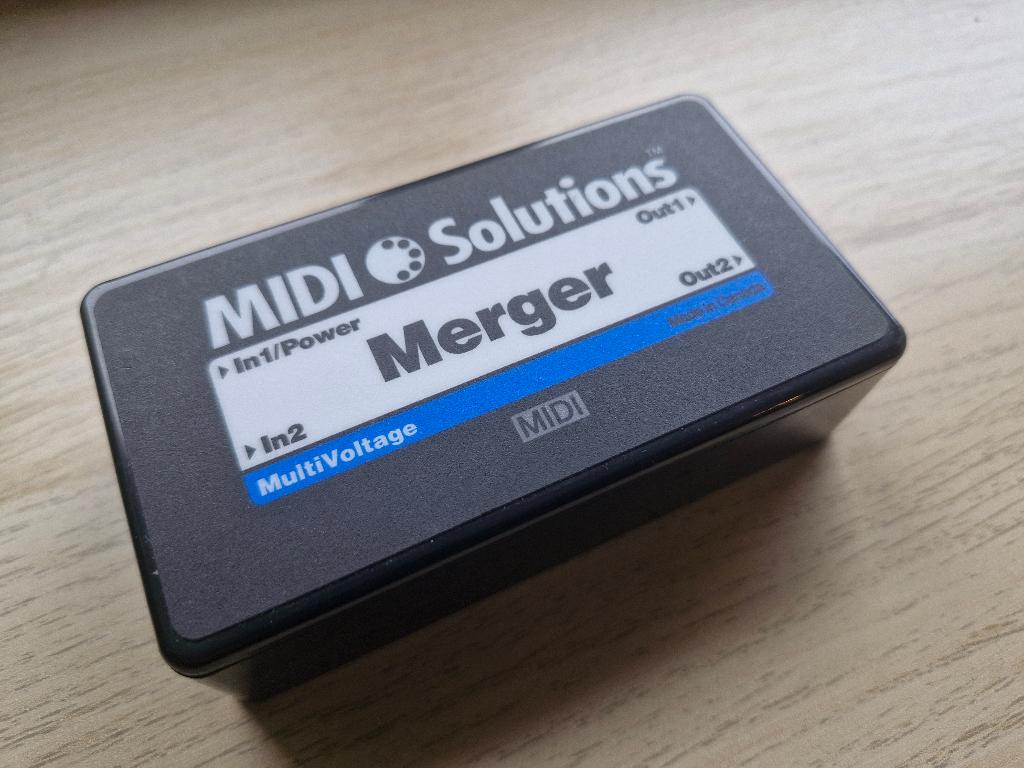 MiDI Solutions Merger v2, Muziek en Instrumenten, Midi-apparatuur, Ophalen of Verzenden, Zo goed als nieuw