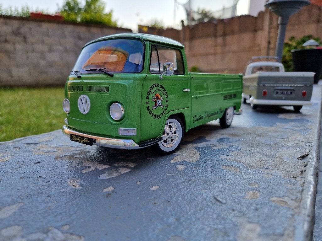VW T2 Pick Up Green Custom - Échelle 1/18 - PRIX : 49€, Hobby & Loisirs créatifs, Voitures miniatures | 1:18, Enlèvement ou Envoi