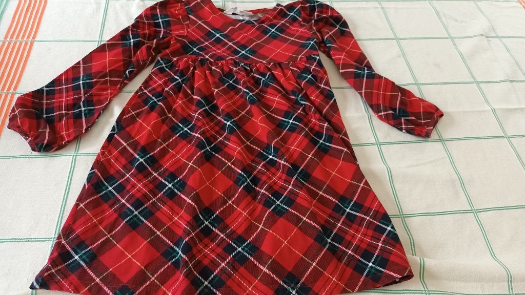 Tapis - Taille 122, Robe ou Jupe, Enlèvement ou Envoi, H&M, Utilisé