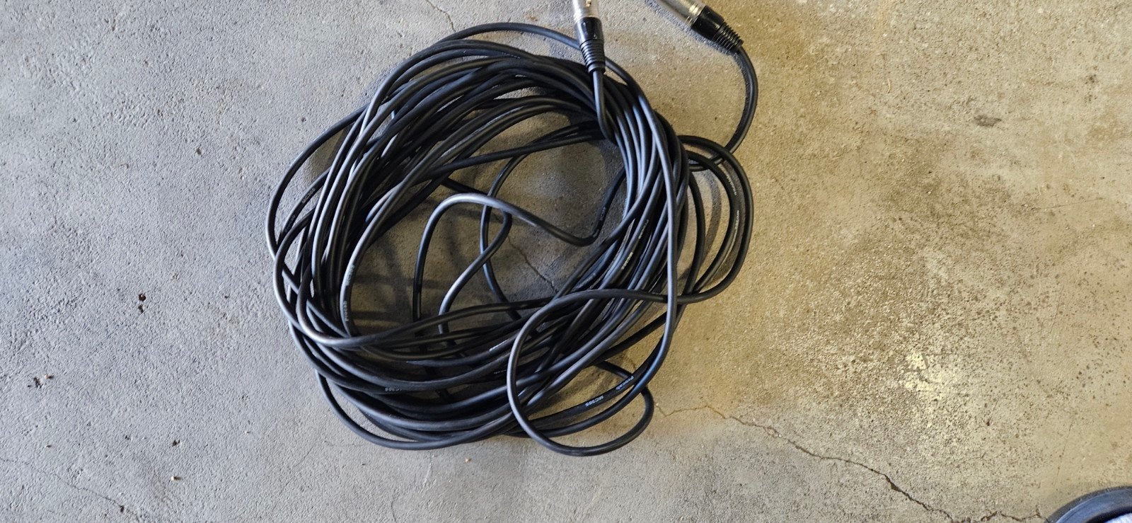 cable pour baffles professionnelle noire., TV, Hi-fi & Vidéo, Enlèvement ou Envoi