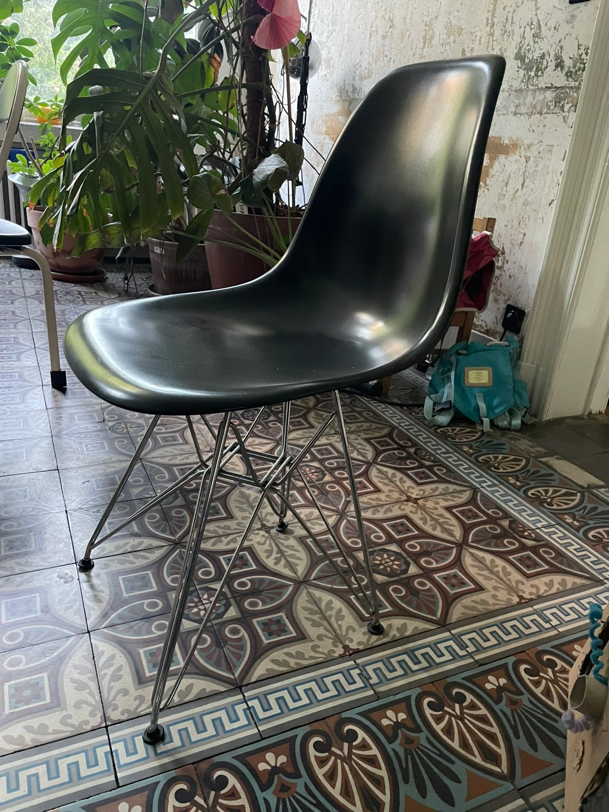 Réplique de chaise Eames noire | salle à manger et bureau, Comme neuf, Synthétique, Enlèvement, Cinq, Six Chaises ou plus