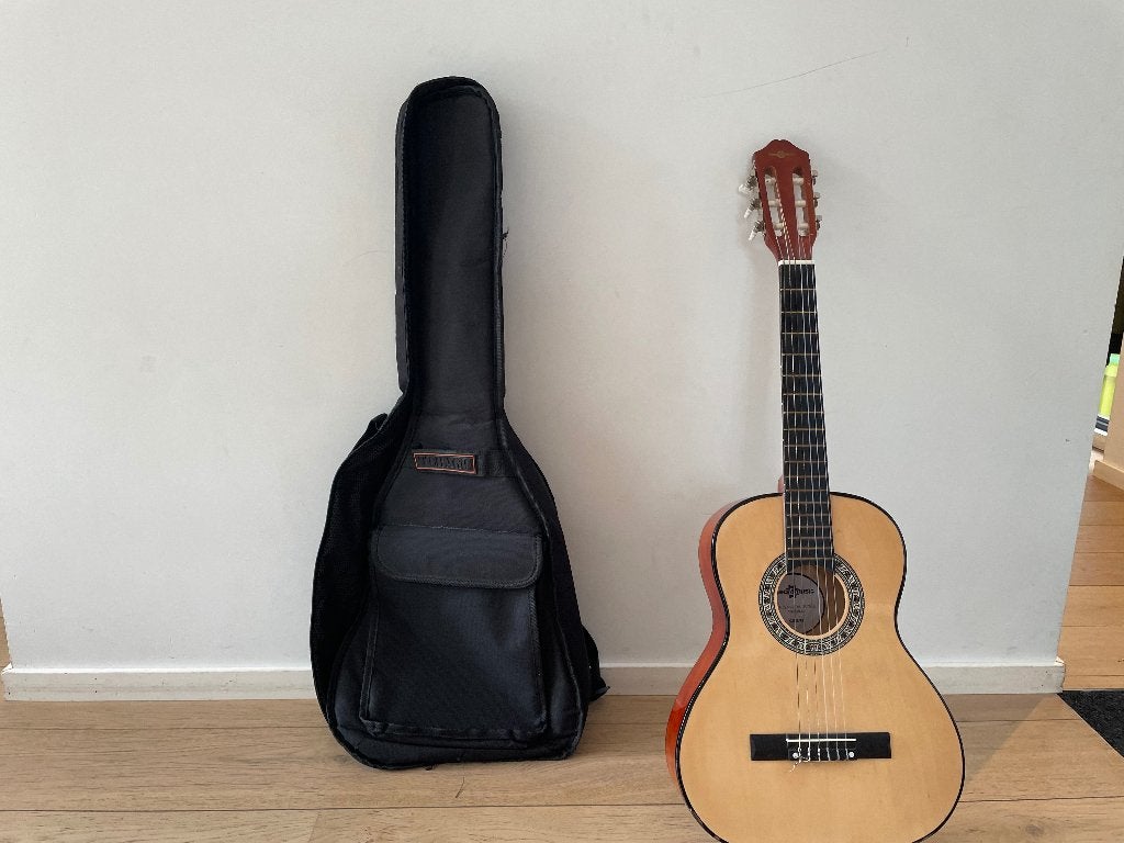 Guitare Gear4Music 3/4 et housse de guitare Tobago, Musique & Instruments, Instruments à corde | Guitares | Acoustiques, Enlèvement