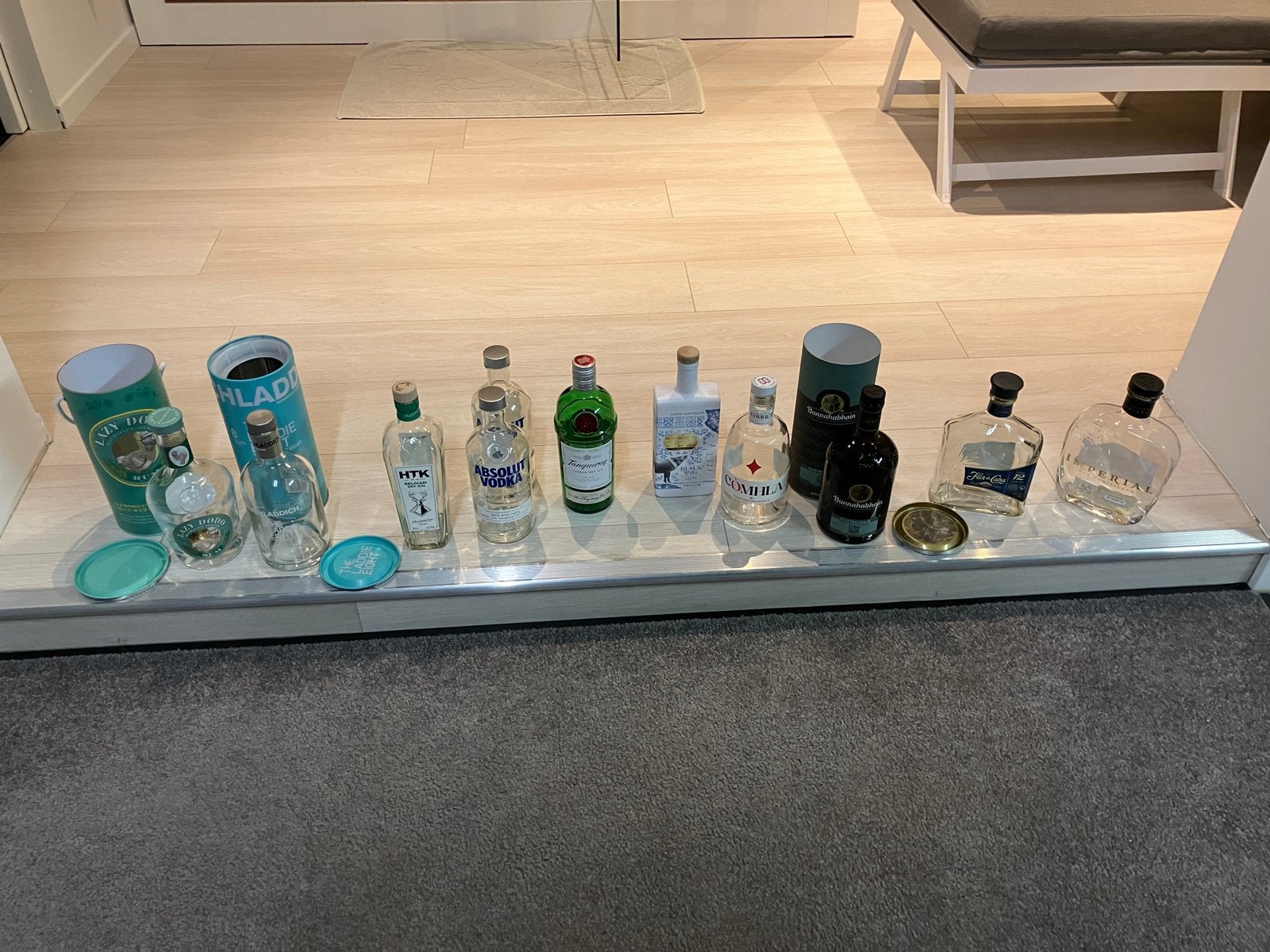 Pakket van 11 lege flessen whisky, gin, rum en vodka, Verzamelen, Ophalen, Zo goed als nieuw
