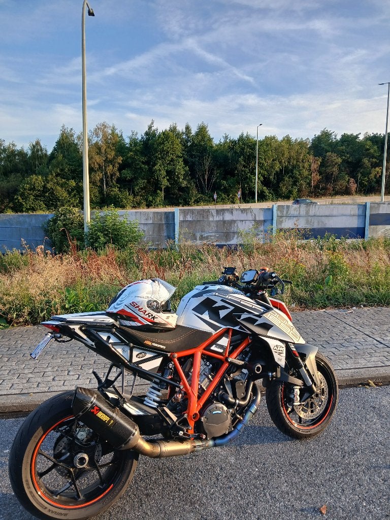 Ktm 1290 v2, Plus de 35 kW, Poignées chauffantes, 1301 cm³, Naked bike