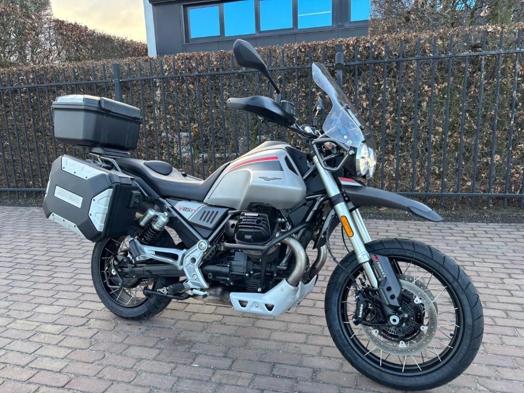 Moto guzzi V85 TT Travel, Motoren, 2 cilinders, Motorrijbewijs A, Bedrijf, Meer dan 35 kW