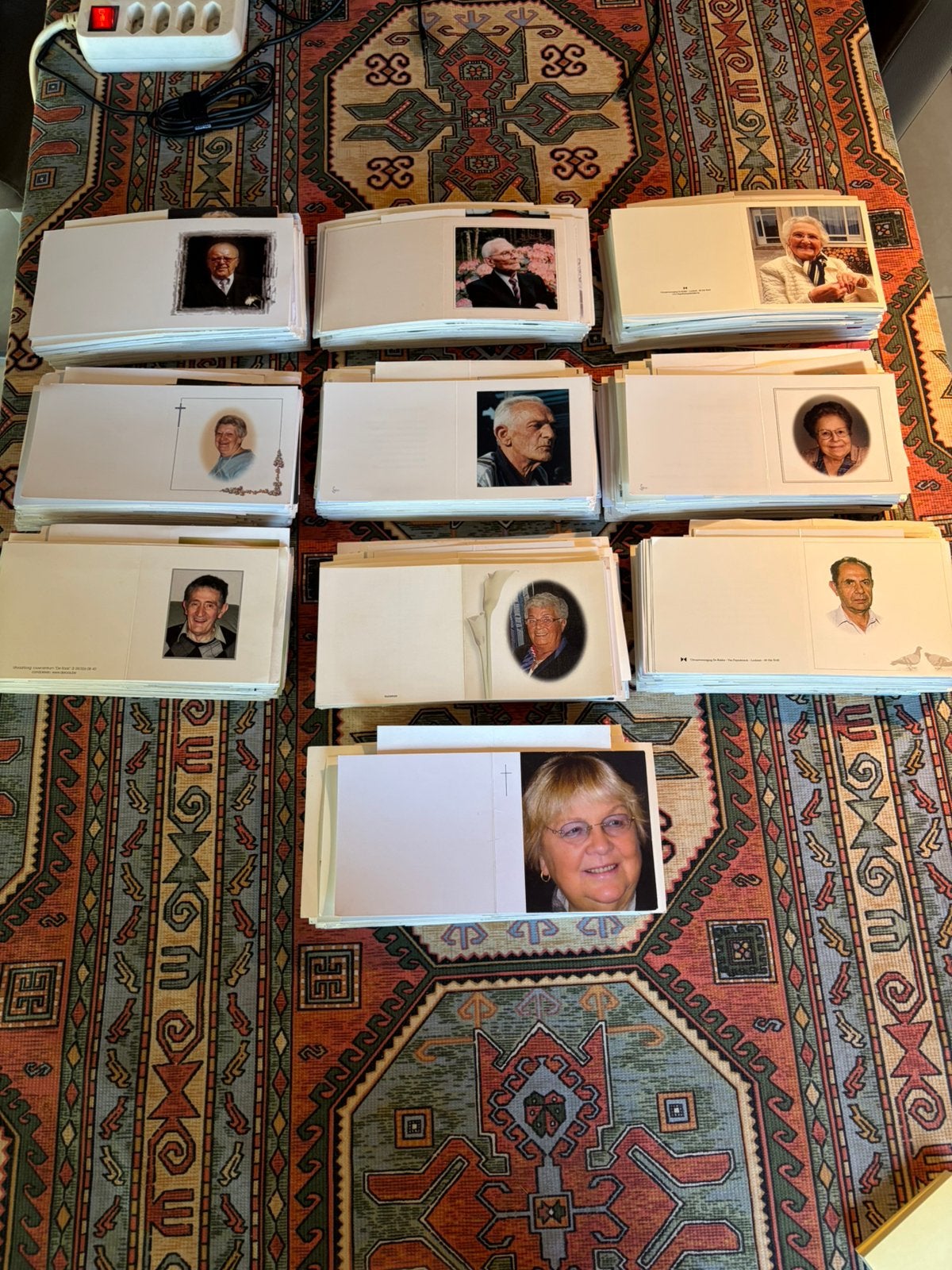 Lot de 1000 cartes de décès en tout genre, Enlèvement