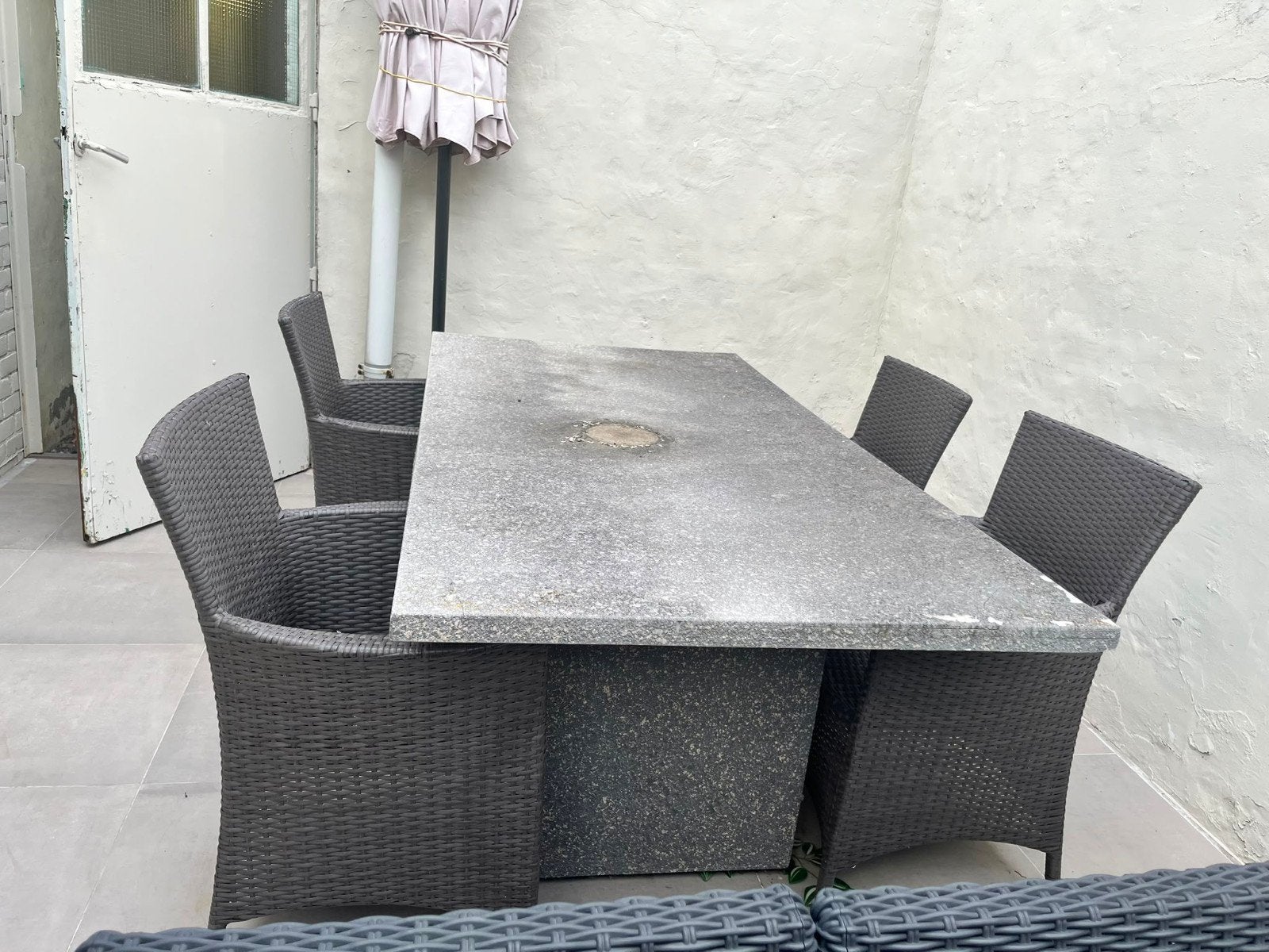 Stevige tuintafel met 4 zetels in rotan, Tuin en Terras, Tuinsets en Loungesets, Rotan, Ophalen