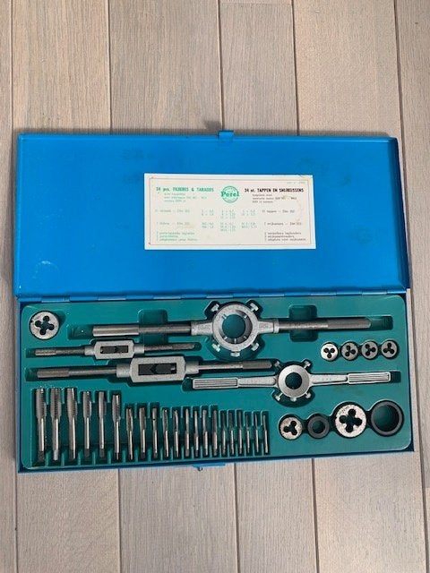 34 pièces pour tarauder et couper - kit de coupe de fil, Bricolage & Construction, Enlèvement, Utilisé, Outil de coupe