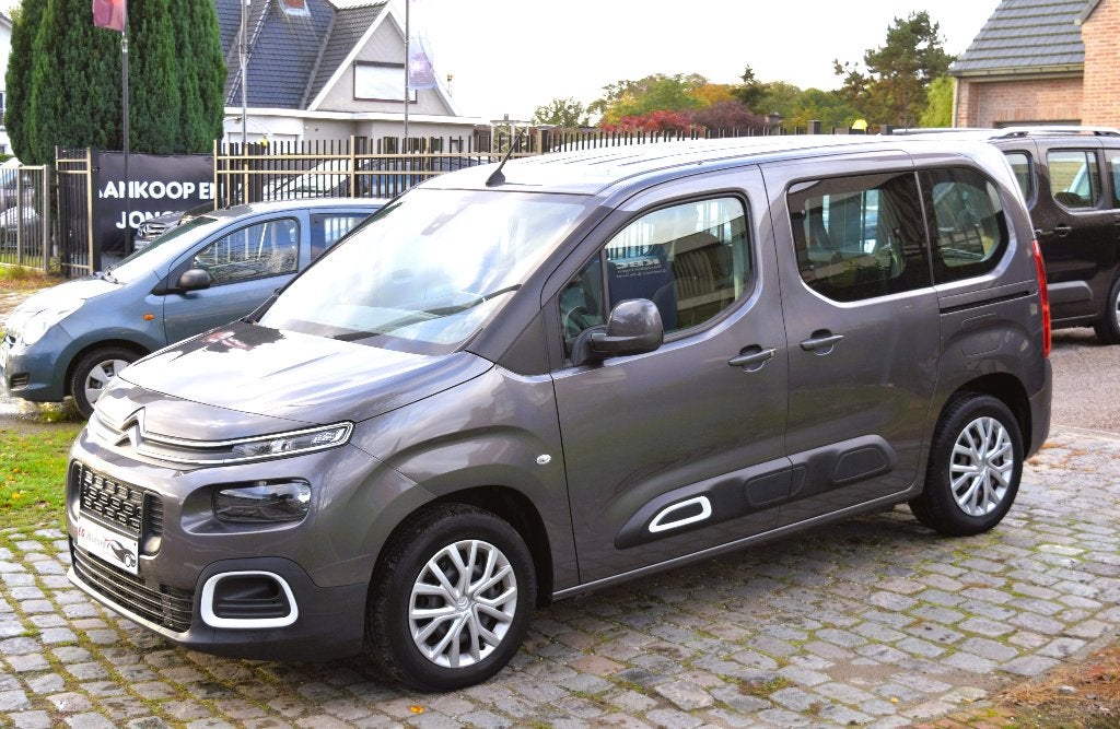 Citroen Berlingo 1.2PureTech/GPS/1st Owner/HISTORY/GARANTIE, Auto's, Voorwielaandrijving, Dealer onderhouden, Euro 6, Lane Keeping Assist
