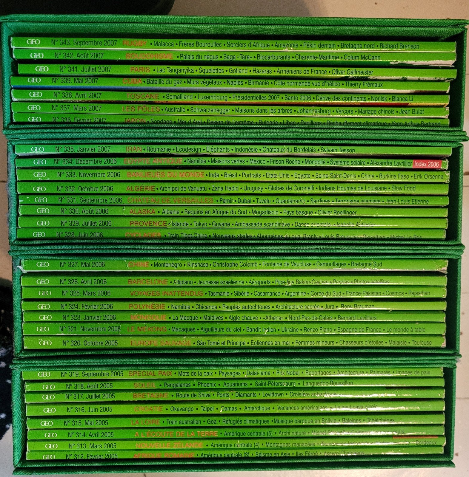 54 magazines  GEO, Livres, Enlèvement