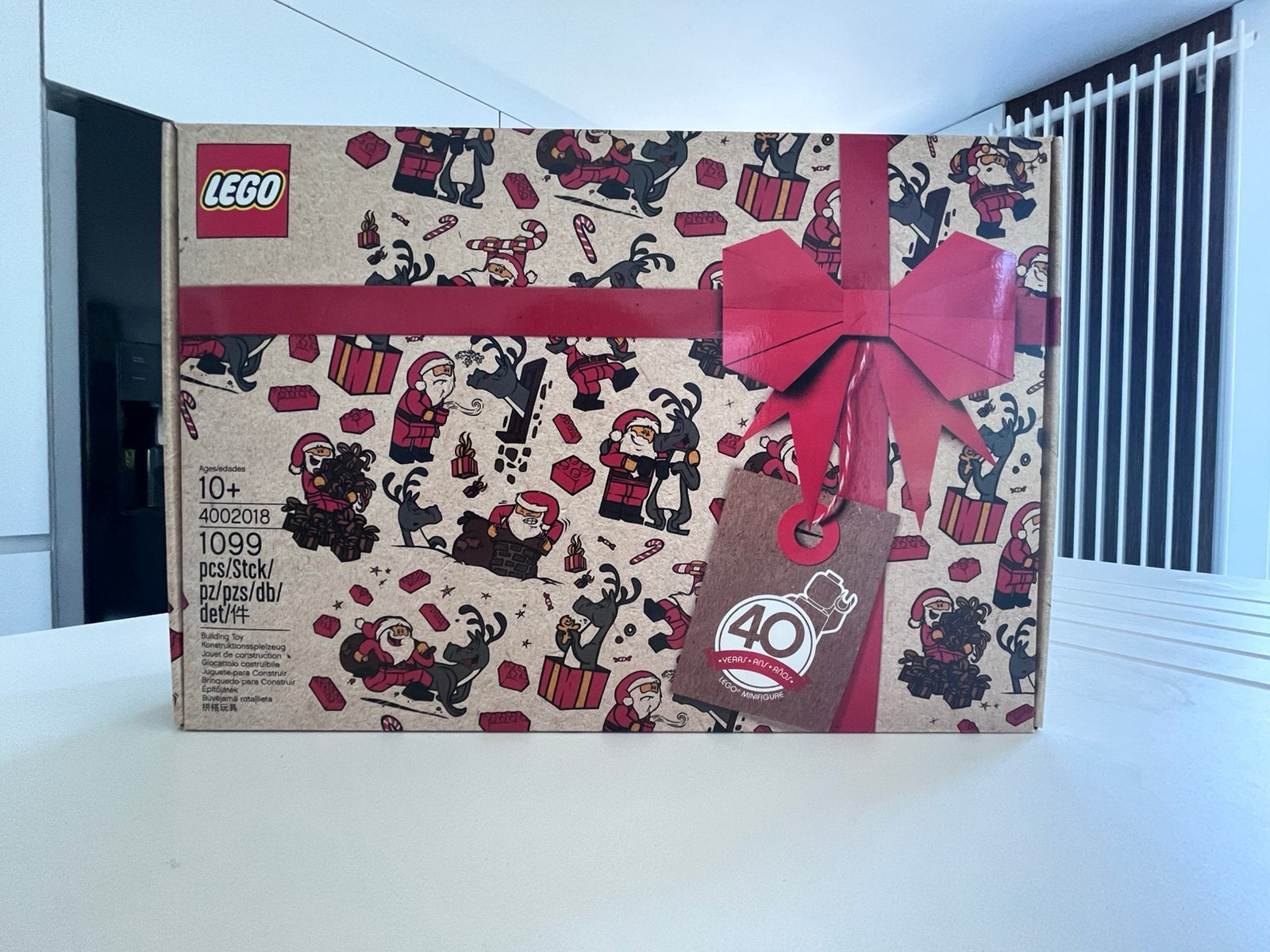 4002018 Employee Exclusive - 40 Years Lego Minifigure, Ophalen, Overige thema's, Nieuw, Complete set