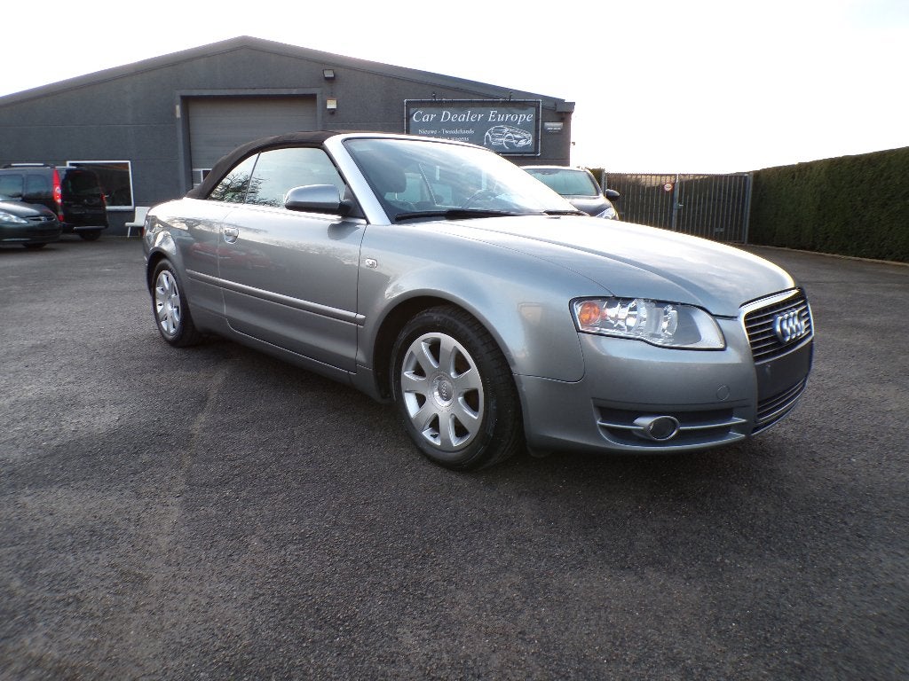 Audi A4 2.0TDi Cabriolet/Leder/Navi, 4 zetels, Verwarmde buitenspiegels, Zwart, 4 cilinders
