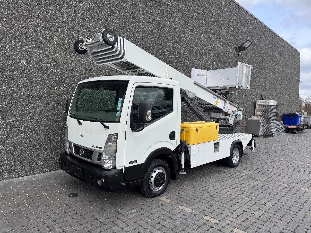 Nissan Cabstar NT400 Bocker HL27/1-6LH 1700HRS ! (bj 2016), Auto's, 90 kW, 122 pk, Gebruikt, 2487 cc
